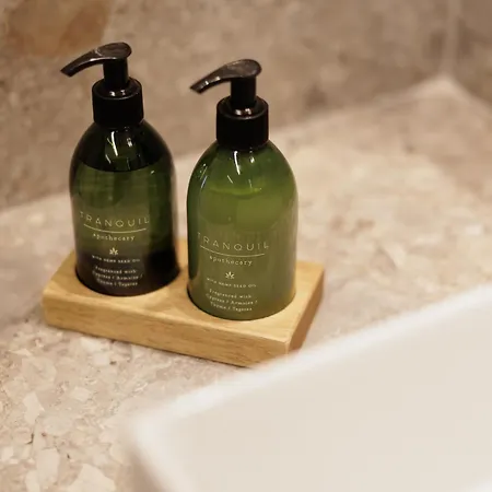 Vila Nisos Emerald *