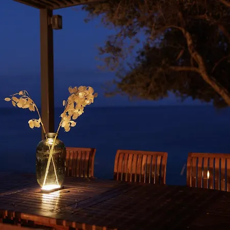 Nisos Emerald Kornata