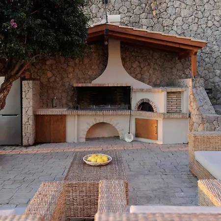 Nisos Emerald Kornata