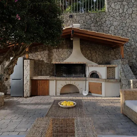 Nisos Emerald Villa *