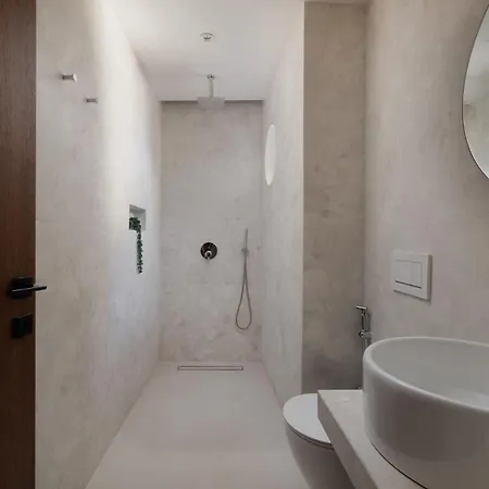 Nisos Emerald Villa *