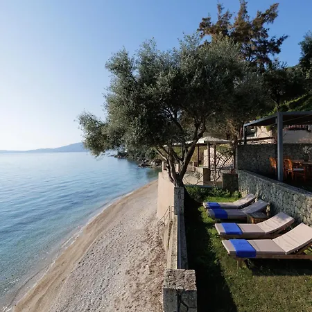 Nisos Emerald Villa *